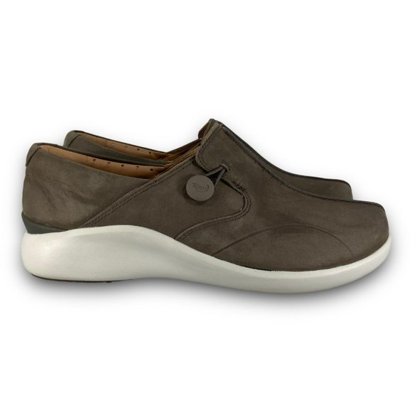 Clarks Unstructured Un Loop 2 Walk Sneakers 26144761 4055 Slip On Brown Women 8M - Picture 1 of 9